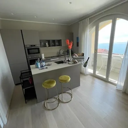 Casa Milena Elegante Dimora Con Piscina E Parcheggio Privati Апартаменты *